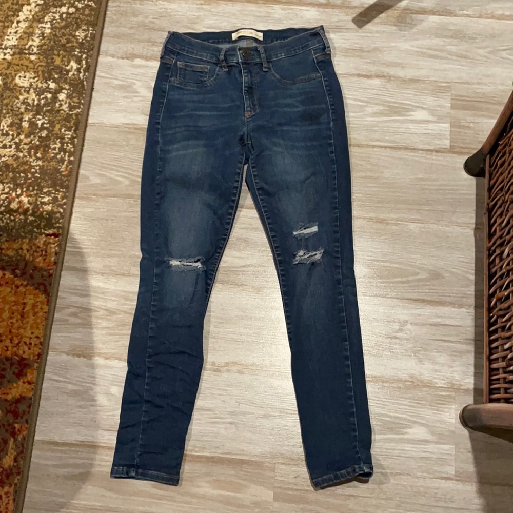 Gap medium washed ripped jeggings